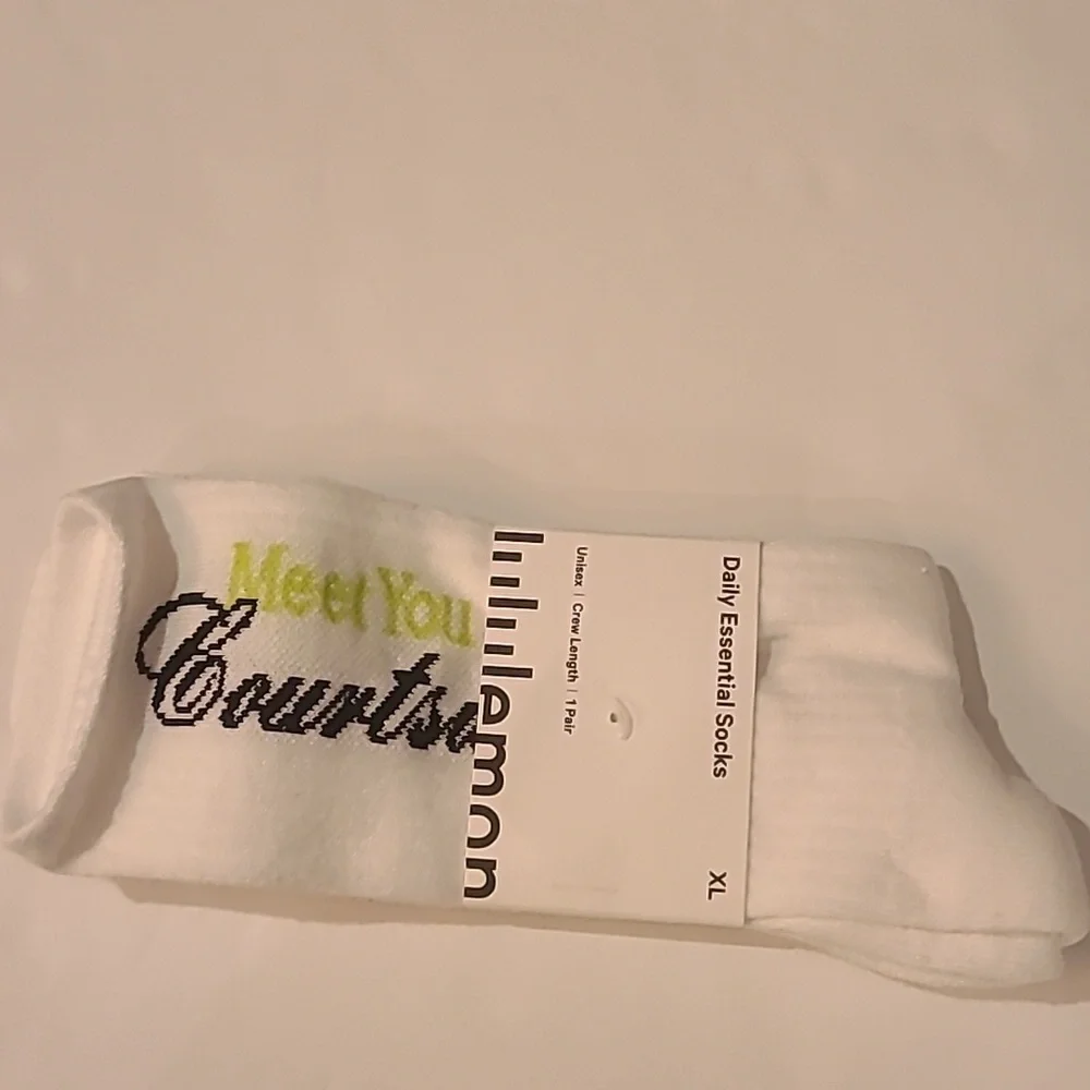lululemon athletica Daily Essential Socks - Picture 1 of 2